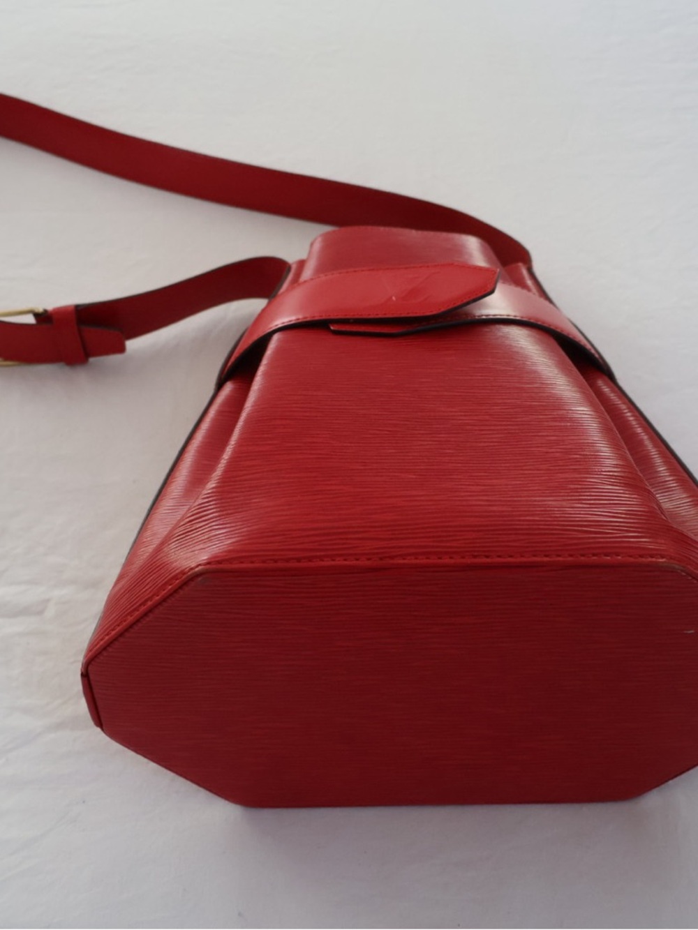 Louis Vuitton Sac d'Épaule bag in red Epi leather - Picture 3 of 7